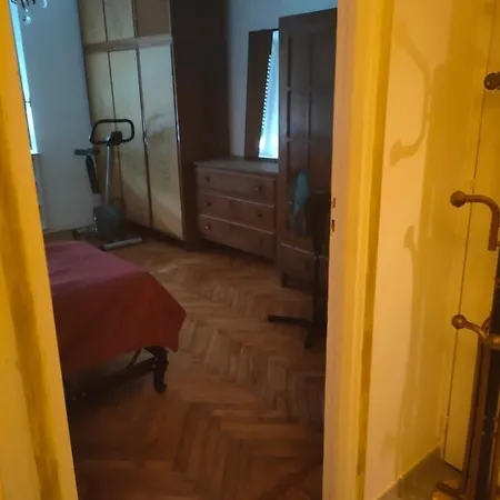Casa - House Xavier Una Casa Famigliare , Dame Entra Solo Chi A Un Bel Cuore , Non'e Il L'intero Alloggio Solo Stanze E Bagno