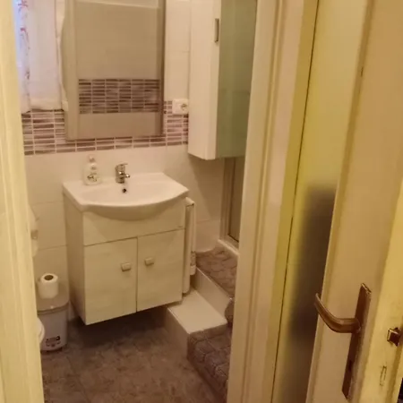 Casa - House Xavier Una Casa Famigliare , Dame Entra Solo Chi A Un Bel Cuore , Non'e Il L'intero Alloggio Solo Stanze E Bagno