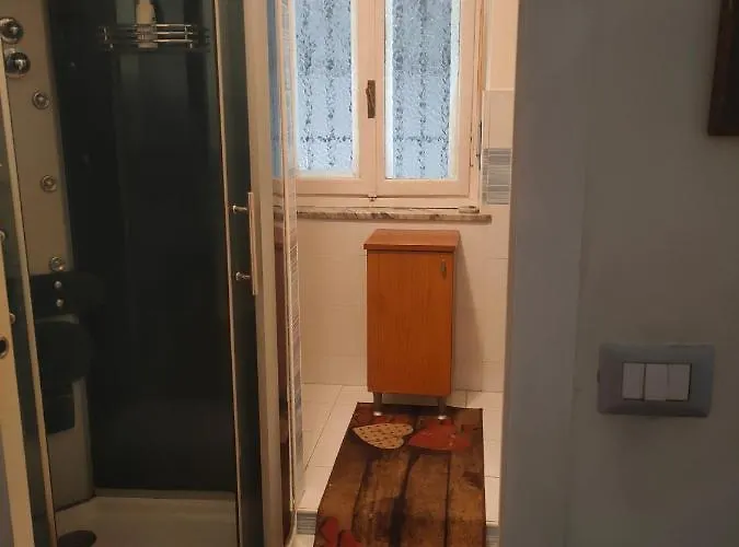 Casa - House Xavier Una Casa Famigliare , Dame Entra Solo Chi A Un Bel Cuore , Non'e Il L'intero Alloggio Solo Stanze E Bagno Turín