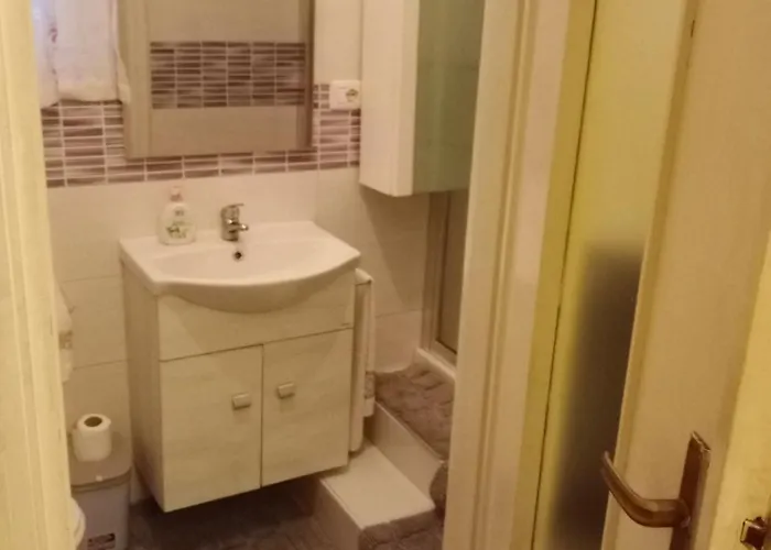 Casa - House Xavier Una Casa Famigliare , Dame Entra Solo Chi A Un Bel Cuore , Non'e Il L'intero Alloggio Solo Stanze E Bagno