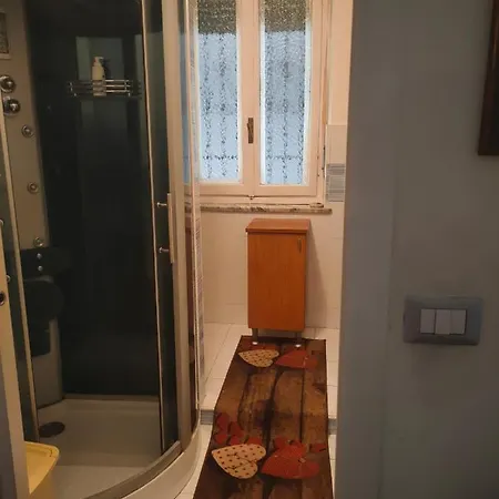 Casa - House Xavier Una Casa Famigliare , Dame Entra Solo Chi A Un Bel Cuore , Non'e Il L'intero Alloggio Solo Stanze E Bagno Turín